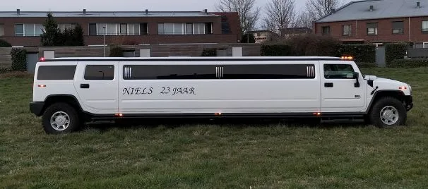 Belettering op de limousine Belettering op de limousine